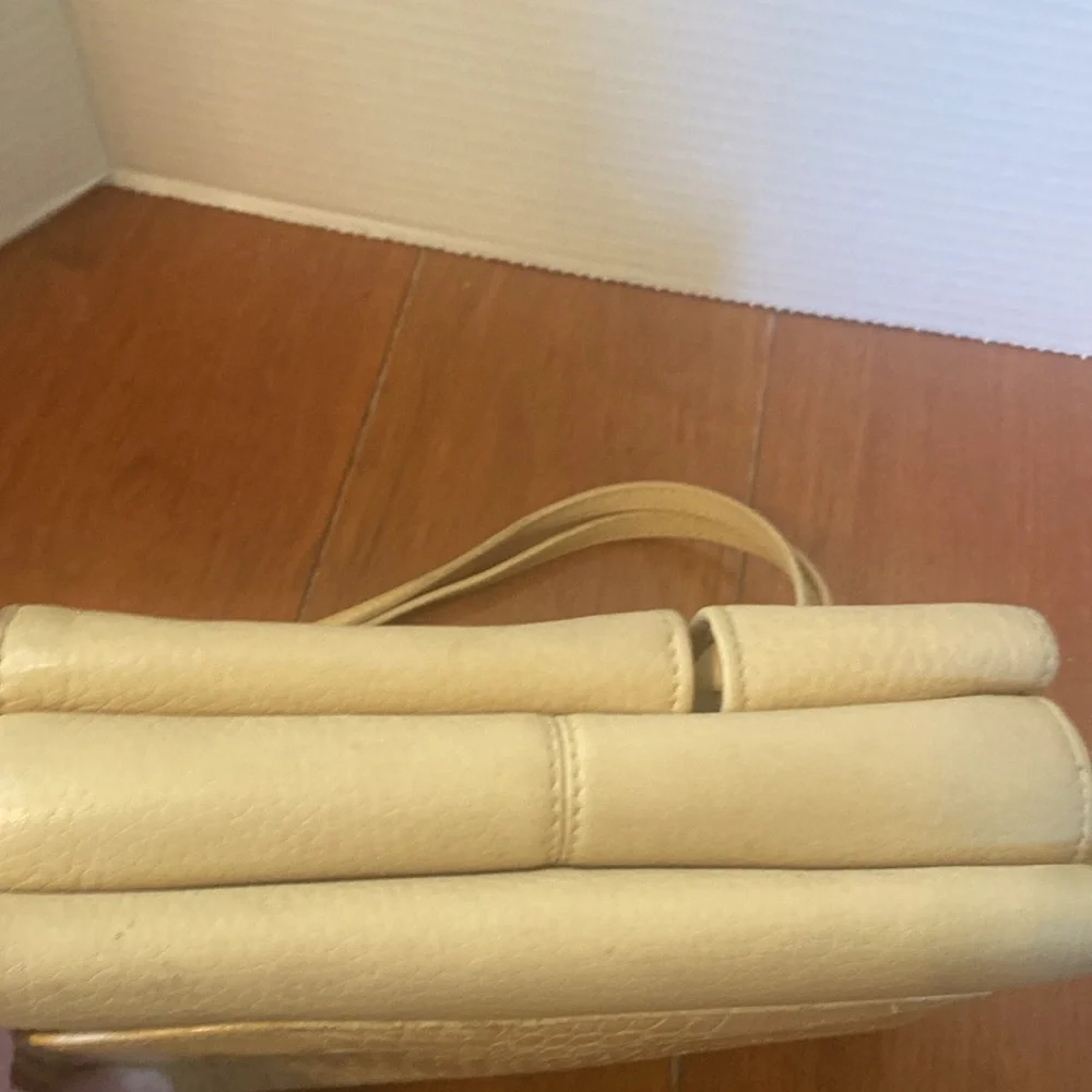 VTG 80’s Brighton Ivory Croc Pebble leather organizer crossbody wallet purse